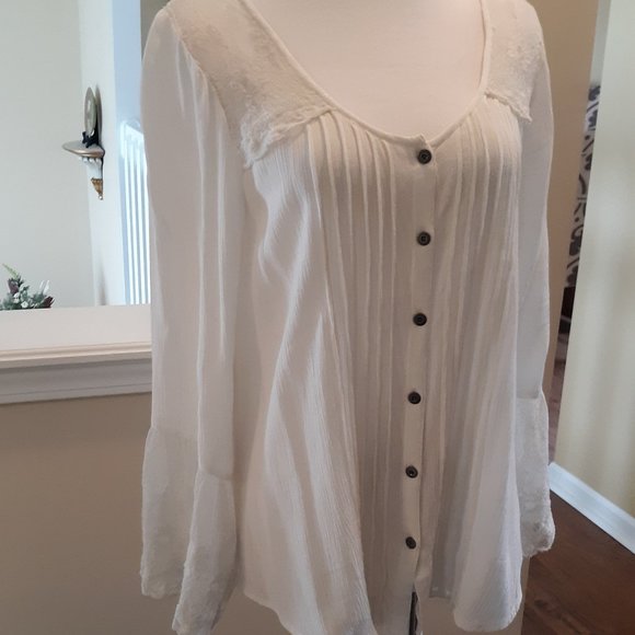 American Eagle Outfitters Tops - American Eagle Outfitter  Top Small Ivory EUC